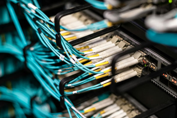 Scaling IP Fabric Capacity with 100G BIDI QSFP28 10km