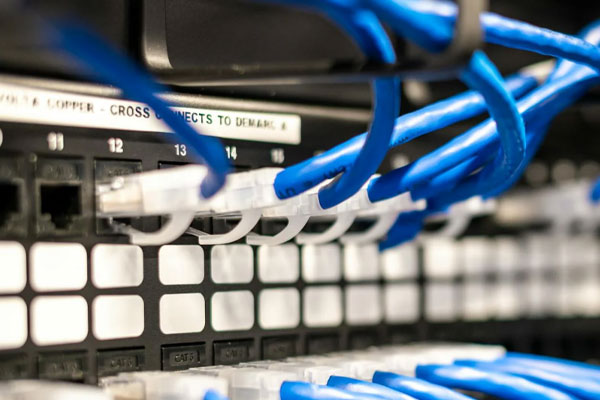 Optimizing AI GPU Clusters: A Strategic Guide to OSFP112 and QSFP56-DD 400G DR4/VSR4 Optical Interconnects